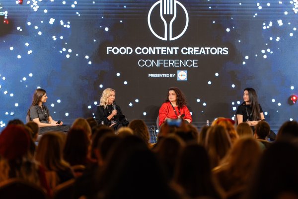 Alatura-te creatorilor care transforma gatitul in spectacol digital