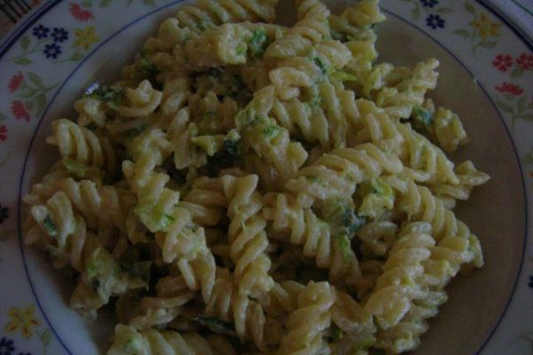 Fusili, Zucchine si Ricotta (si Speck)