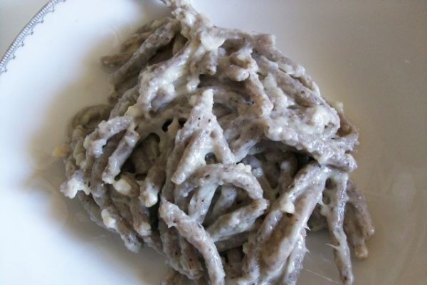 Pici (Paste Toscane) din Hrisca cu Pecorino