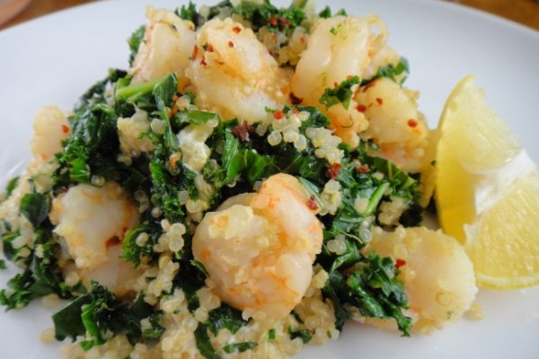 Creveti cu Quinoa, Frunze Furajere si Branza de Capra