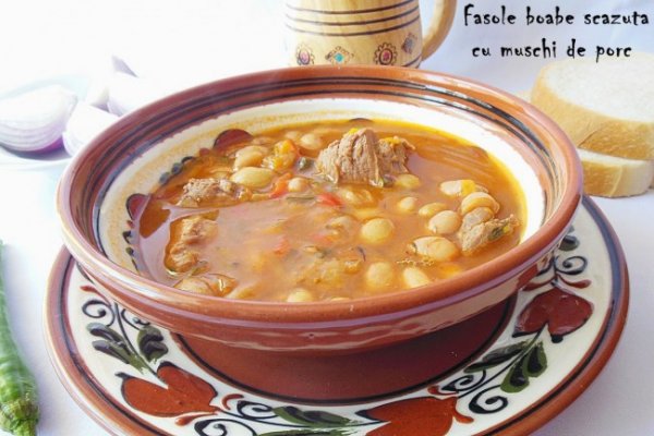 Fasole boabe scazuta cu muschi de porc