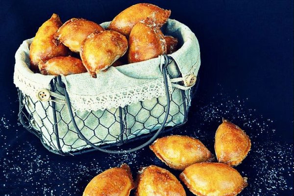 Placintele cu carne de pui