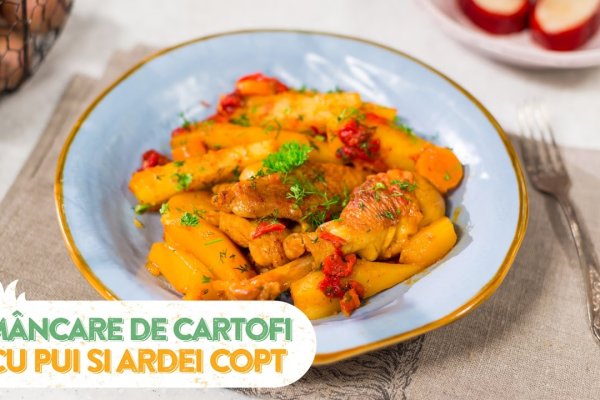 Mancare de cartofi cu pui si ardei copti