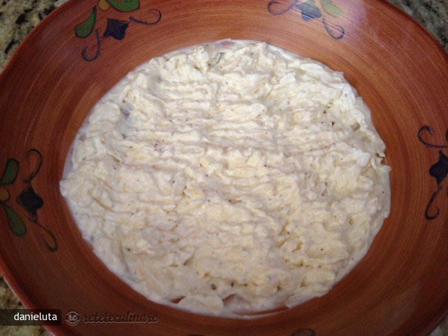 Sos (dip) de Usturoi