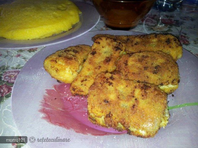 Peste Merlucius cu pesmet la tigaie