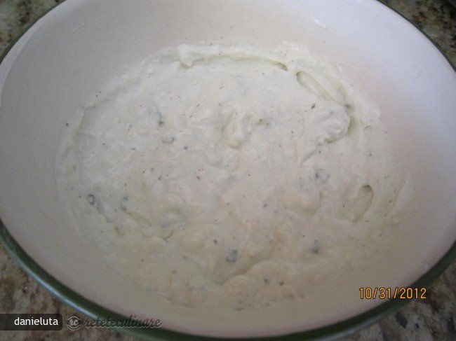 Sos cu Blue Cheese si Usturoi