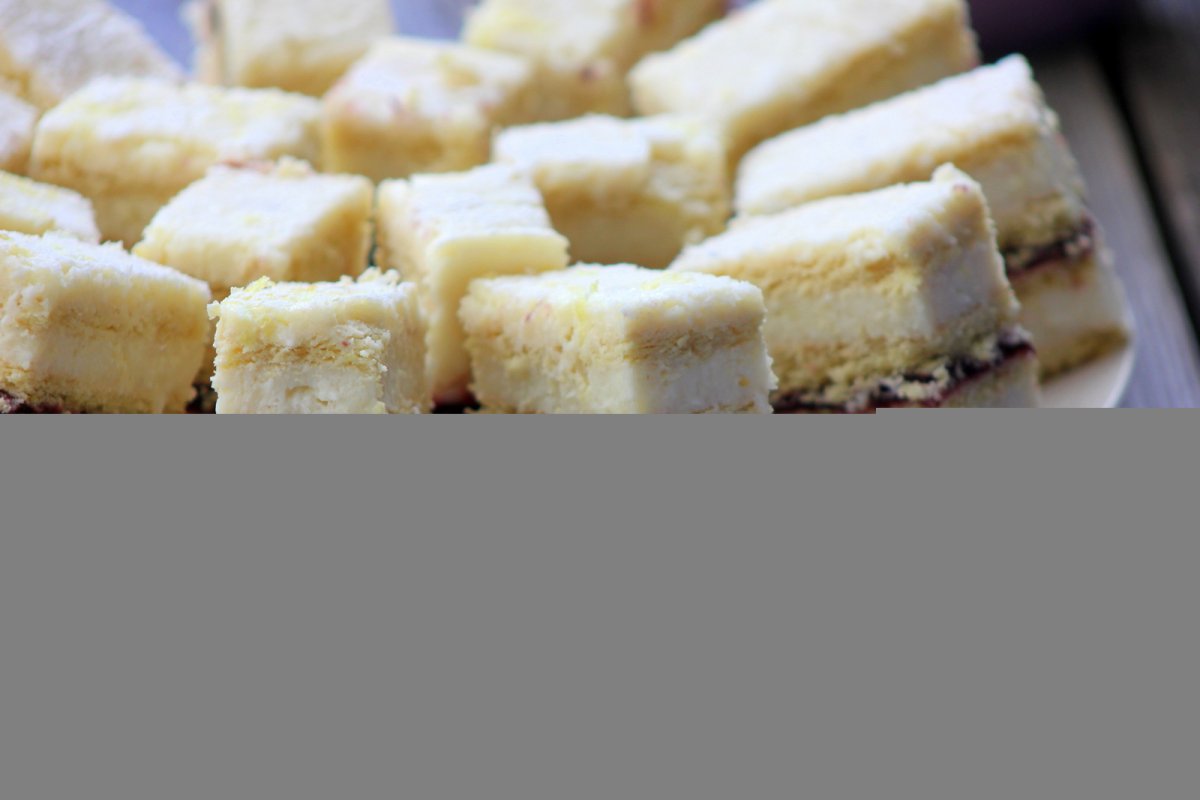 Prajitura cu foi si gem de prune - prajitura dulce-acrisoara