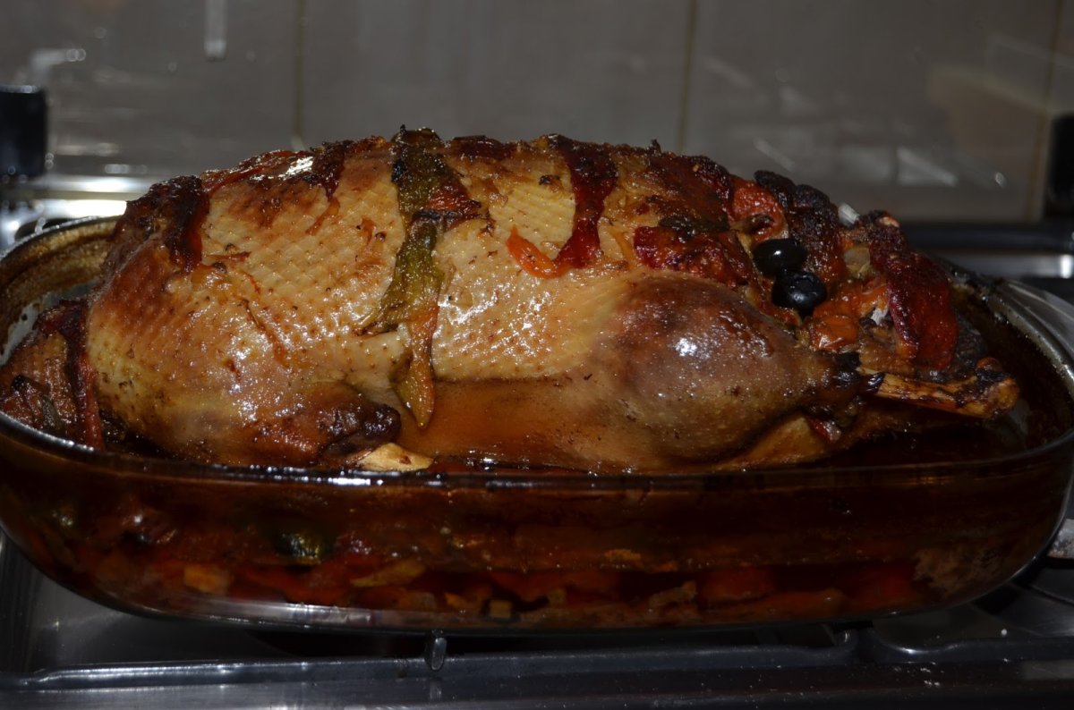 Rata gotica umpluta cu carnati afumati