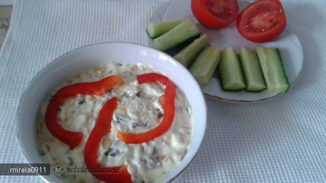 Salata cu Ciuperci si Porumb